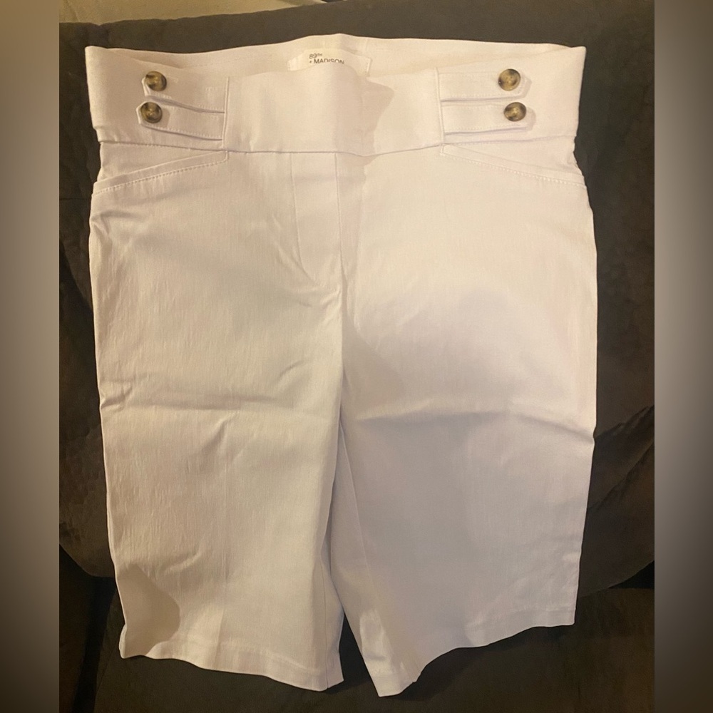 89TH + Madison white Shorts
